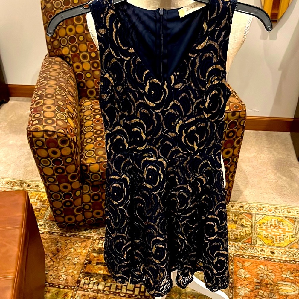 Perfect for homecoming, court-warming or special event